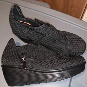 Bernie Mev Black Zig Zag Ankle Bootie US10 EU40/41